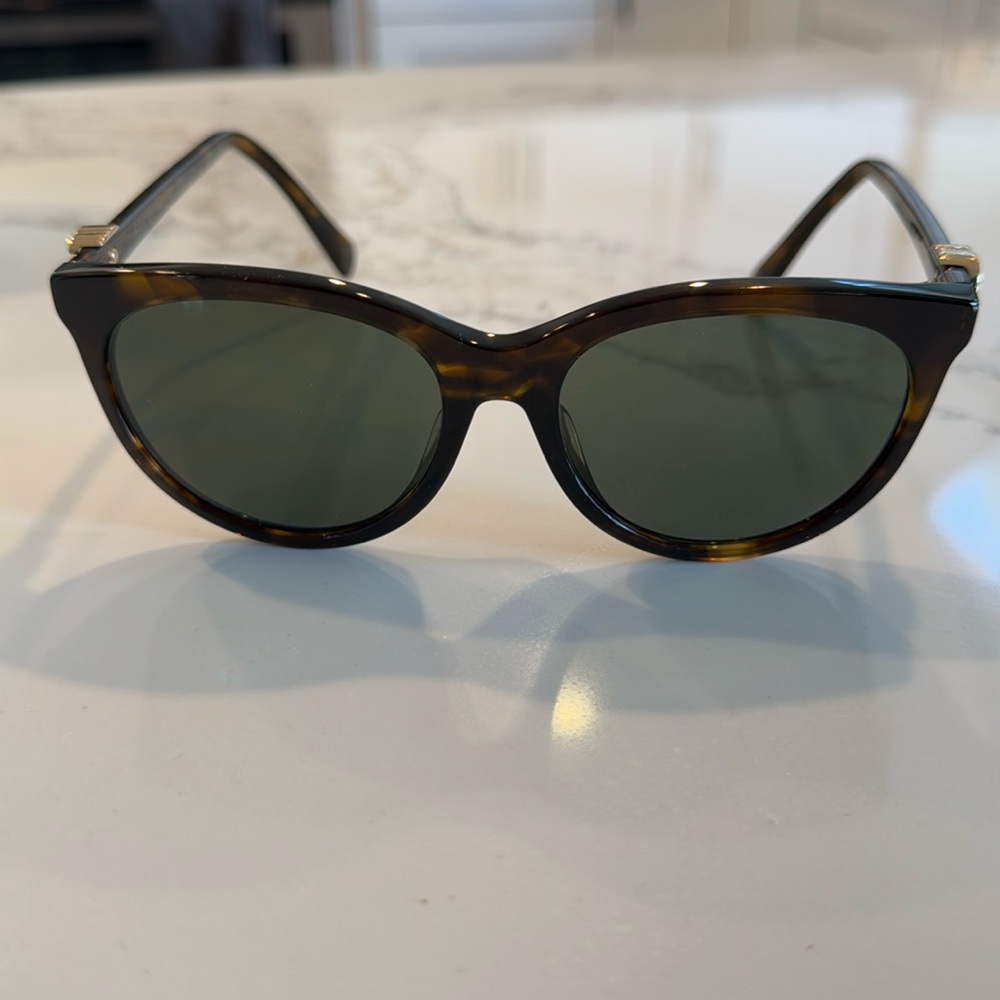 Gucci Sunglass - Picture 2 of 6